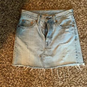 Frayed Levi blue jean light wash skirt